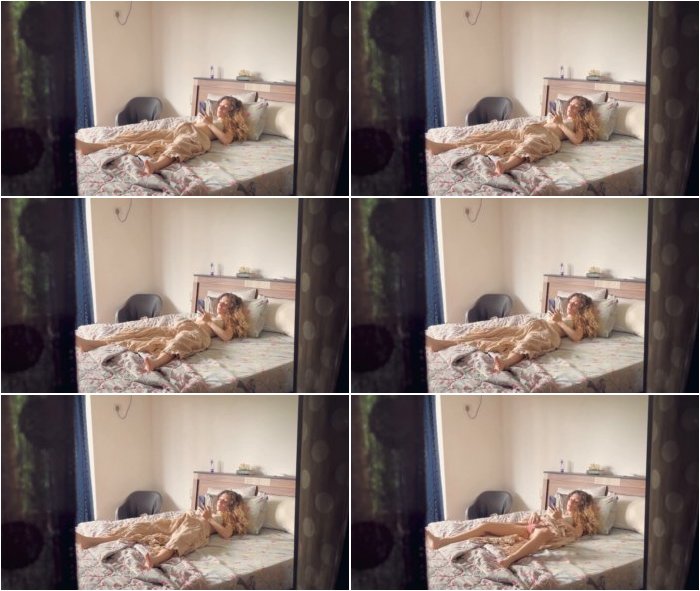 [Image: Masturbating-Solo-Voyeur-Watching-Porn-3.jpg]