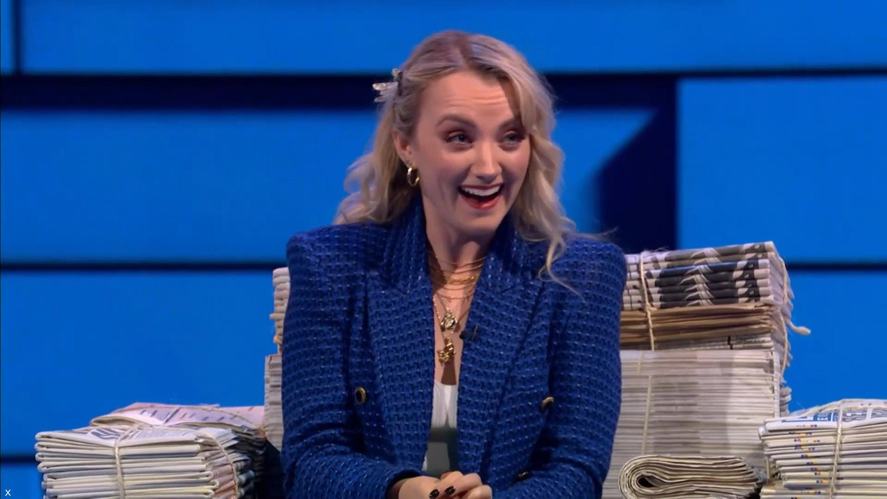 Evanna Lynch 041121.mp4_snapshot_01.56_[2021.11.04_23.52.37]