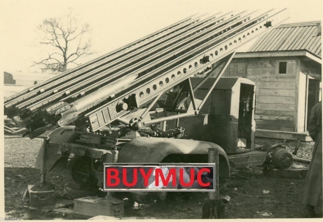 FOTO RUSSIA STALINORGEL ZERSTÖRT