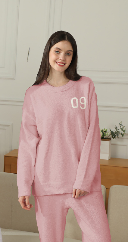 Pink Women's Warm & Cozy Semi-Flannel Couple's Pajamas — Knitted Digital Pattern, Soft Fleece Material, Pullover Style: The Ideal Choice for Loungewear in Autumn and Winter.