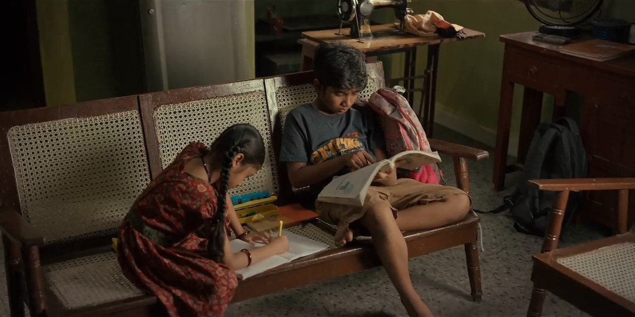 Parachute (2024) Season 1 [Hindi + Tamil + Telugu + Malayalam + Kannada] WebRip 480p, 720p ESub - Complete Screenshot