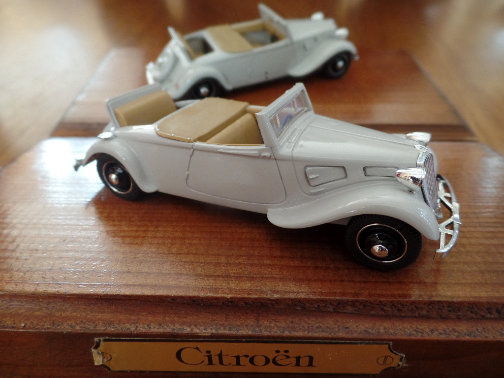 Norev - 11 A 1935 Cabriolet Ouvert Gris très clair intérieur marron