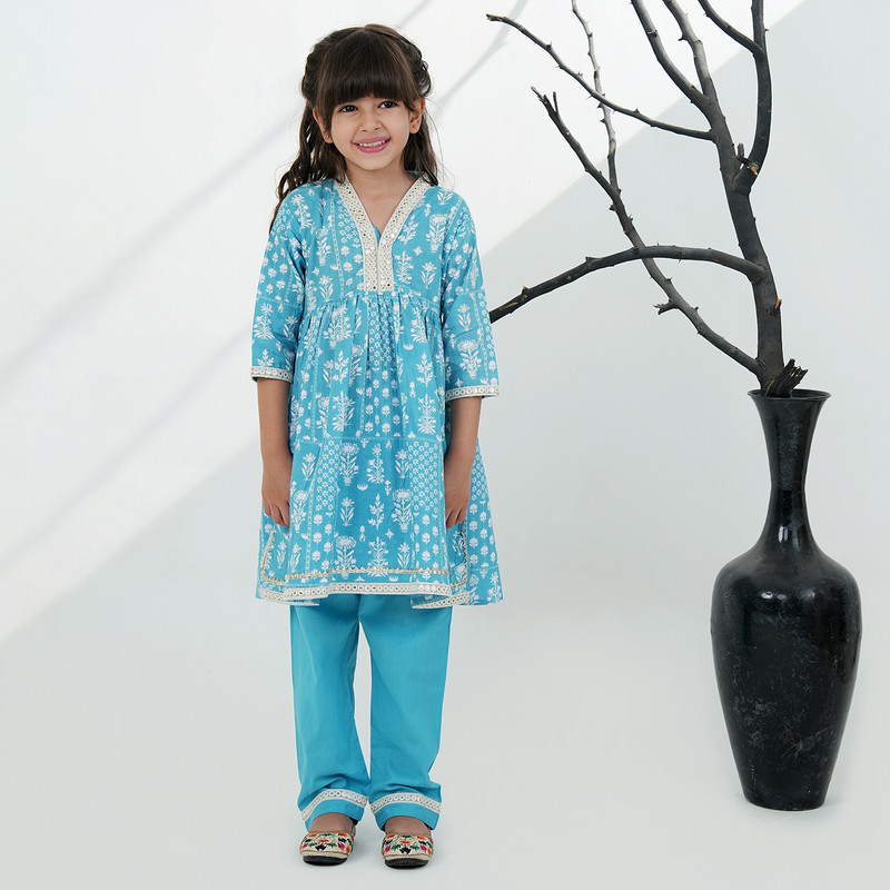 Girls Cotton 3/4th Sleeves Kurta Pajama Set Floral Printed Girls Suit Set - Picture 13 of 22