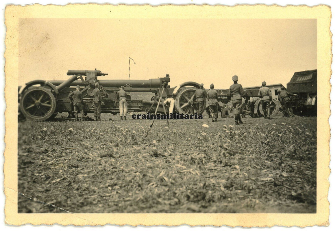 Orig. Foto Soldaten mit schwere Mörser Artillerie Geschütz Lafette Halbkette