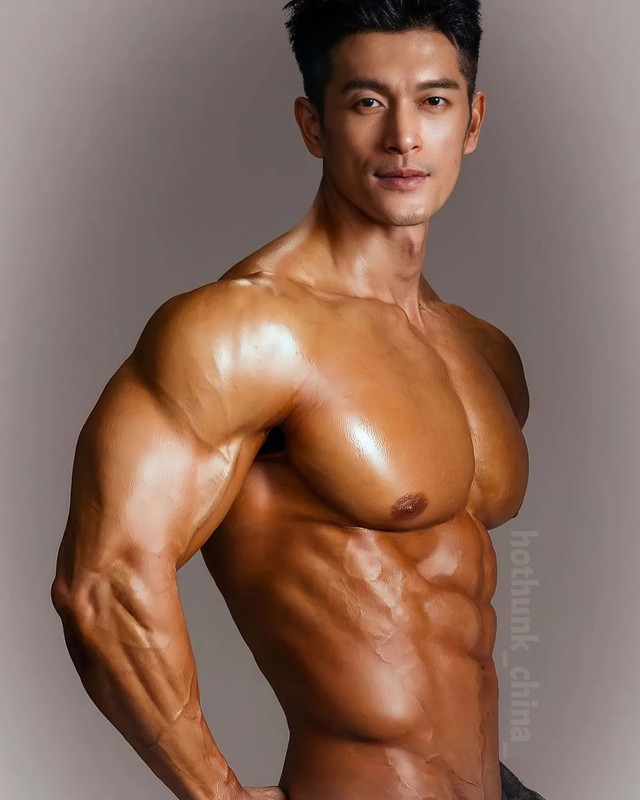 Photo shared by Chinese hunks 全球華男 on November 15, 2023 tagging @timothy_figure, @hank__6888, and @h