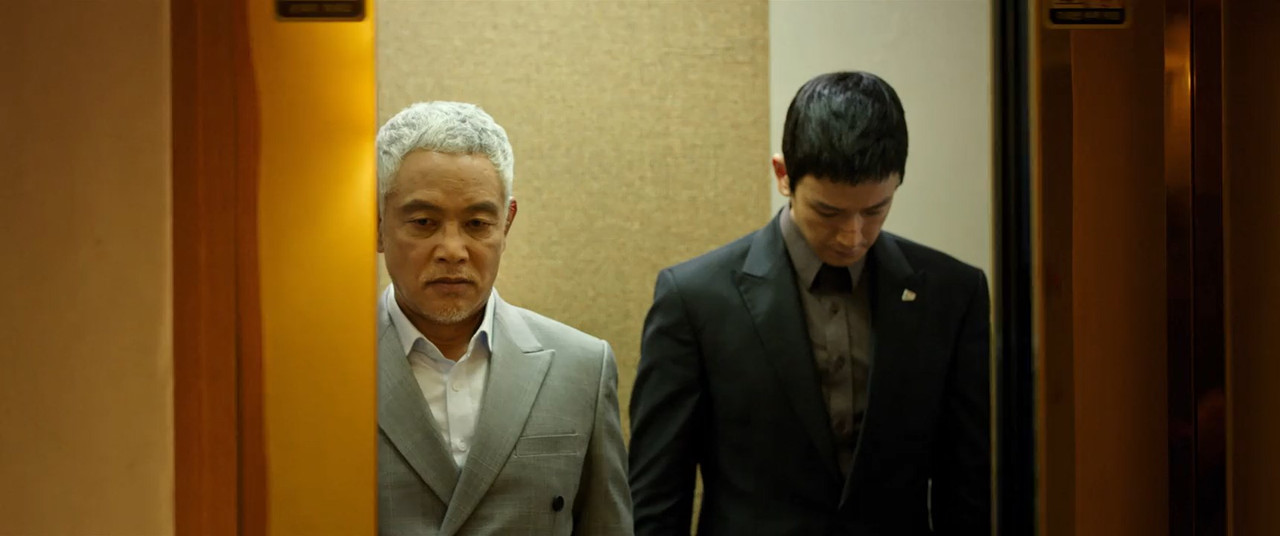 The Con Artists 2014 BluRay [Hindi + Korean] 480p, 720p ESub Screenshot