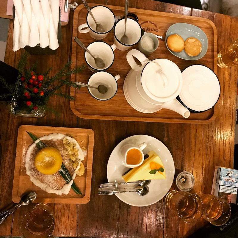 Mê mẩn 8 QUÁN CAFE DECOR GIÁNG SINH siêu lộng lẫy ở Hà Nội cho các tín đồ sống ảo - ảnh 48 me man 8 quan cafe decor giang sinh sieu long lay o ha noi cho cac tin do song ao - anh 48