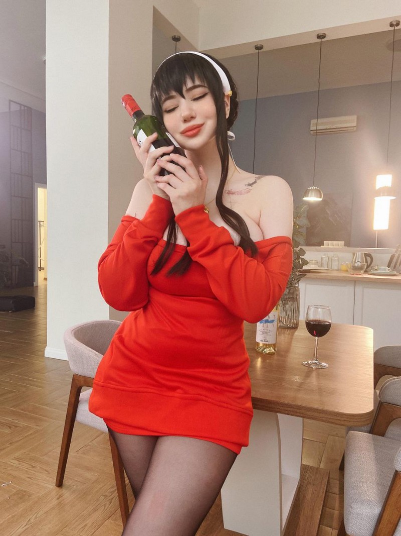 Alina Becker 约尔 Yor Forger 红色毛衣 Cosplay 间谍过家家写真【63P-60.5M】插图7