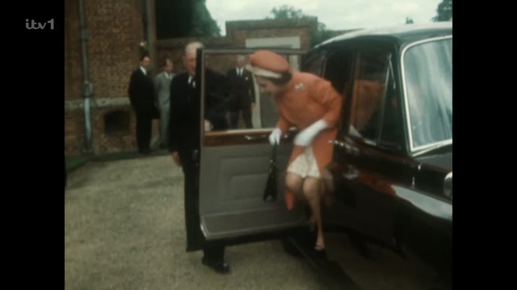 [Image: 0fxhlr3oq3v9.jpg]