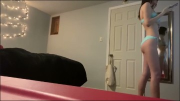 [Image: Voyeur13755150549.jpg]