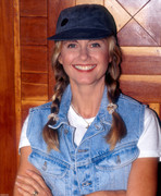 Olivia-Newton-Johnon-mc94