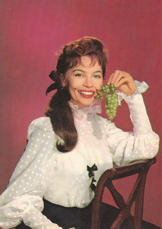 leslie_caron_ma60