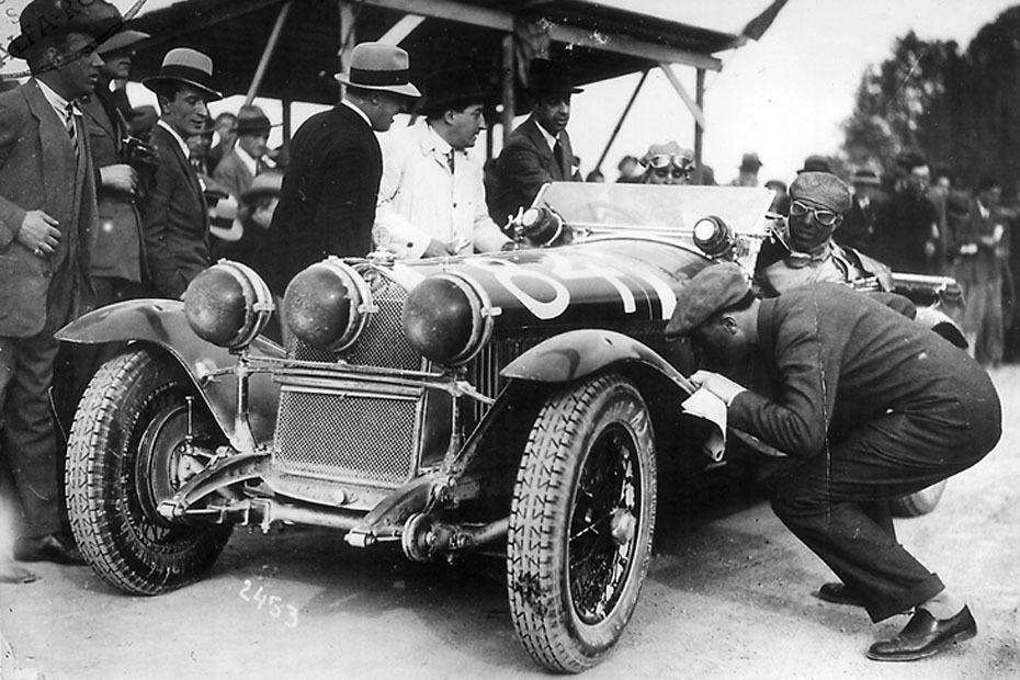 1930-Mille-Miglia-Nuvolari-Guidotti.jpg