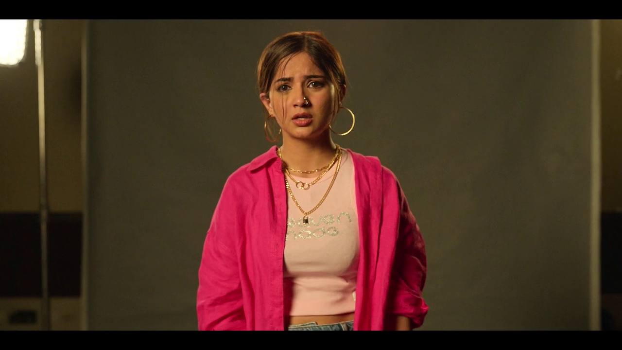 vlcsnap-2023-12-16-02h39m12s703