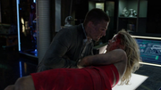 Arrow-S03-E01-Calma-apparente-BDMux-ITA-