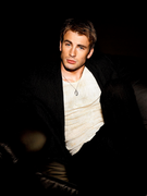 Chris-Evans-superficial-guys-30