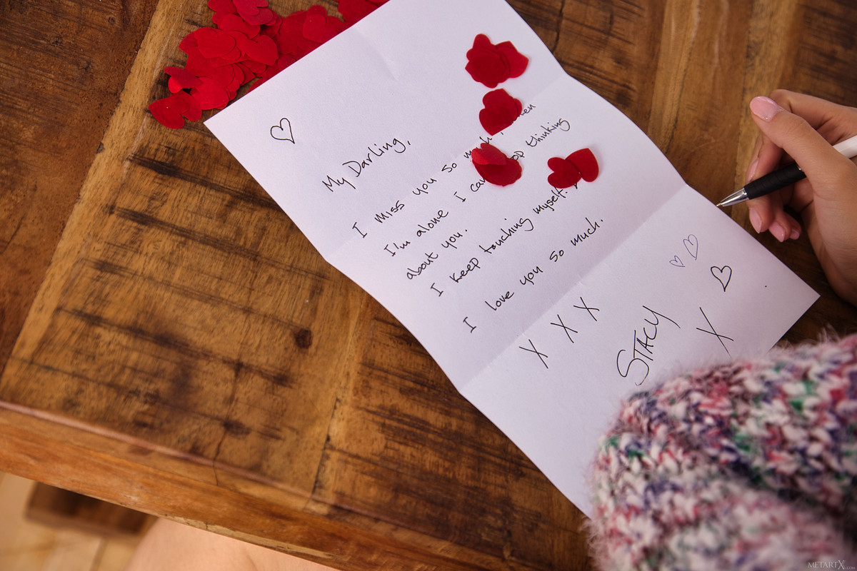 Set_Love-Letter-1_Stacy-Cruz_high_0002