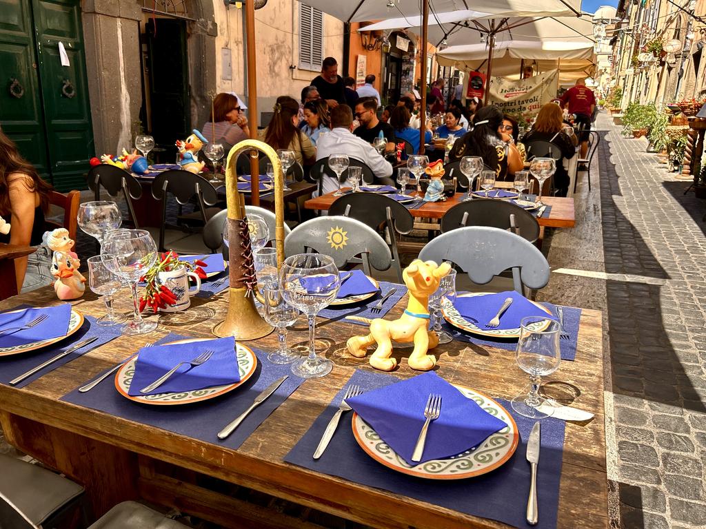 Жаркий сентябрь на побережье Тирренского моря.