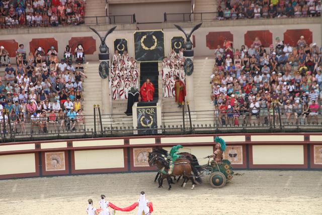 VOLVEMOS A SUIZA! + PUY DU FOU, ORADUR SUR GLANE, SAINT EMILION...Y ASTURIAS - Blogs de Suiza - PUY DU FOU...entrada para 2 días. (11)
