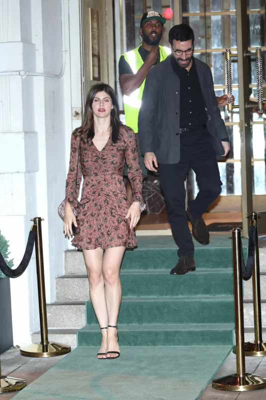 brett goldstein alexandra daddario filming project 03 1