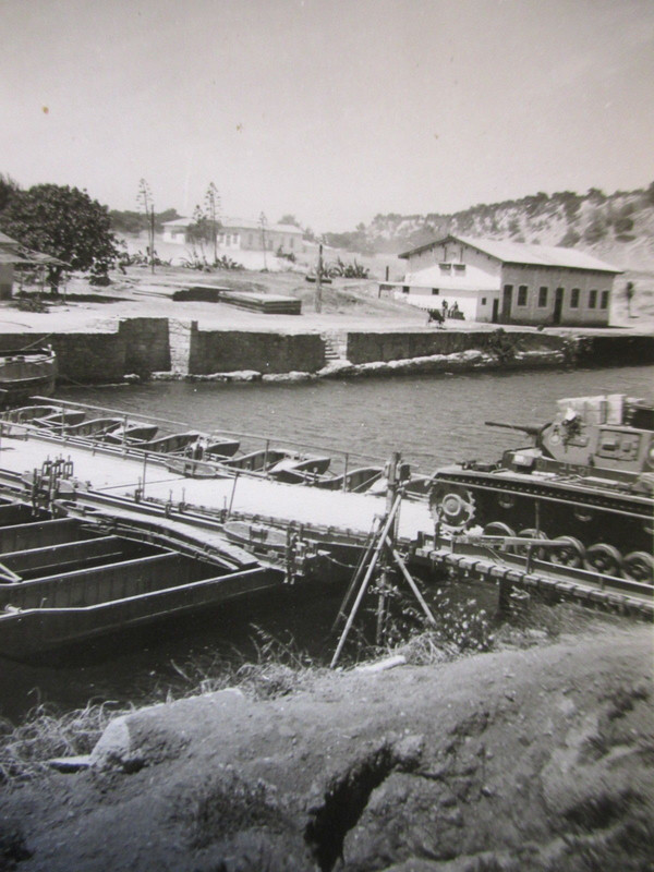 TANK PANZER Feldzug über schmale Brücke KRIEG