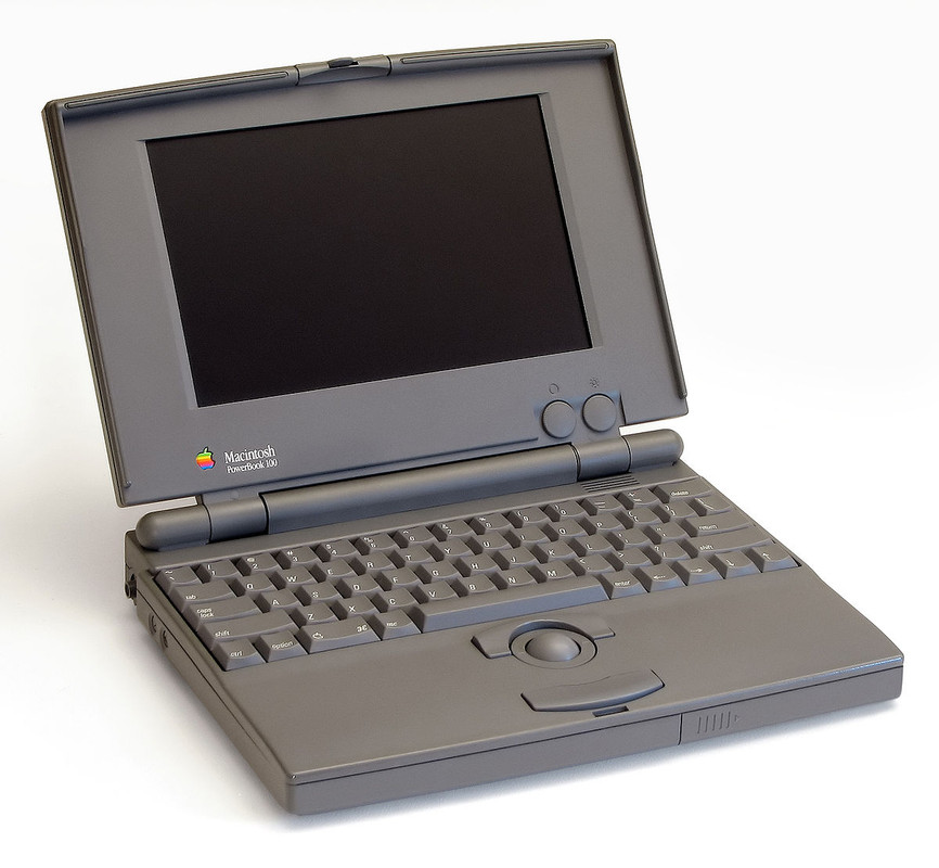 1200px-Powerbook_100_pose