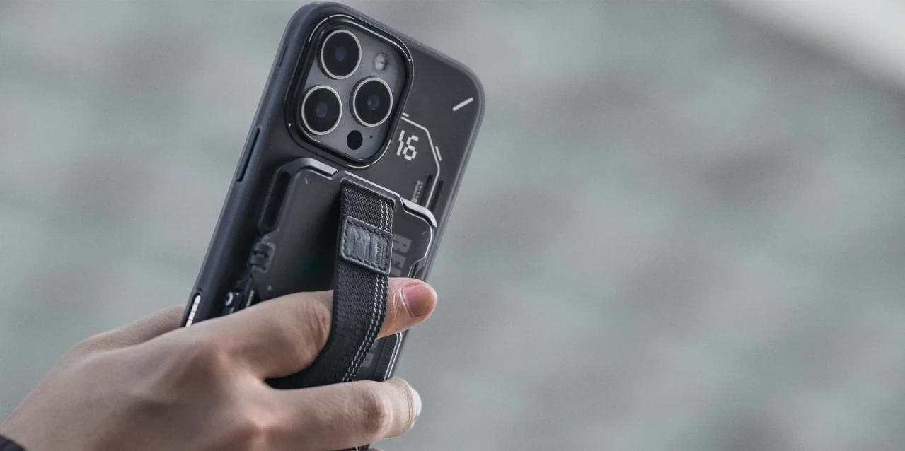 Portofel Compatibil MagSafe Aulumu G03 Multi Tool Metal Wallet, Carcasa Aluminiu si Capac Mat Translucid, Grip elastic, Kickstand metalic integrat, suport AirTag, deschizator sticle, rigla integrata, blocare RFID, pana la 12 carduri, Ultra slim, Alb DSC 2022