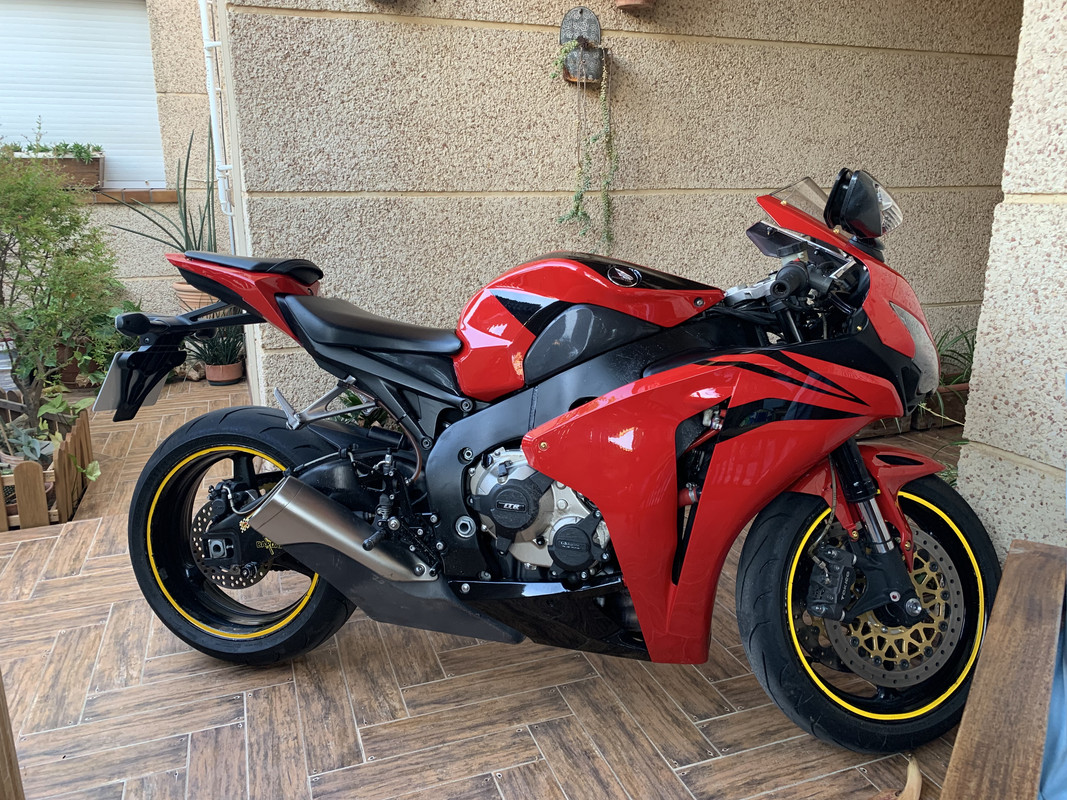 4CE25B82-4901-4CAA-B1E1-1E0A0043E412