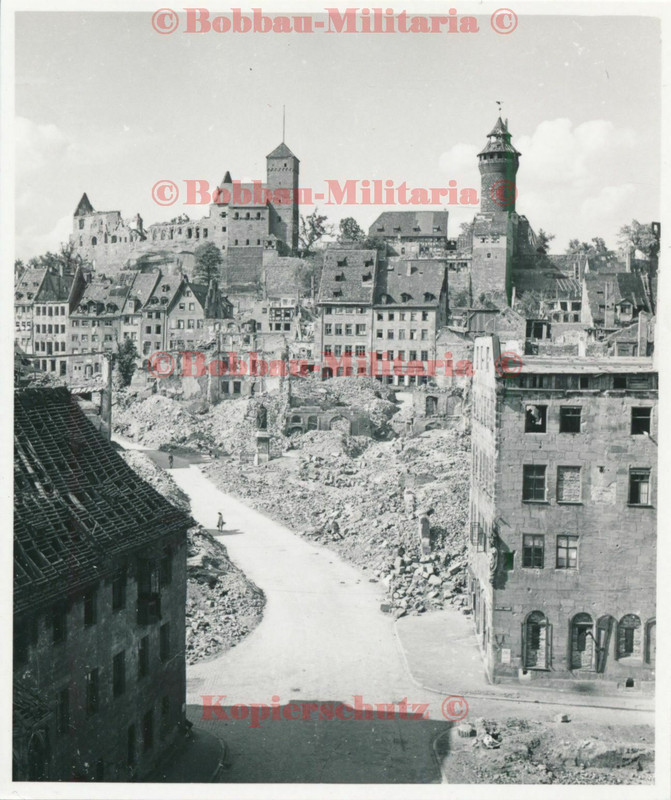 Foto Nürnberg 1945 zerstörte Kaiserburg Haus Ruinen combat Bomben Angriff