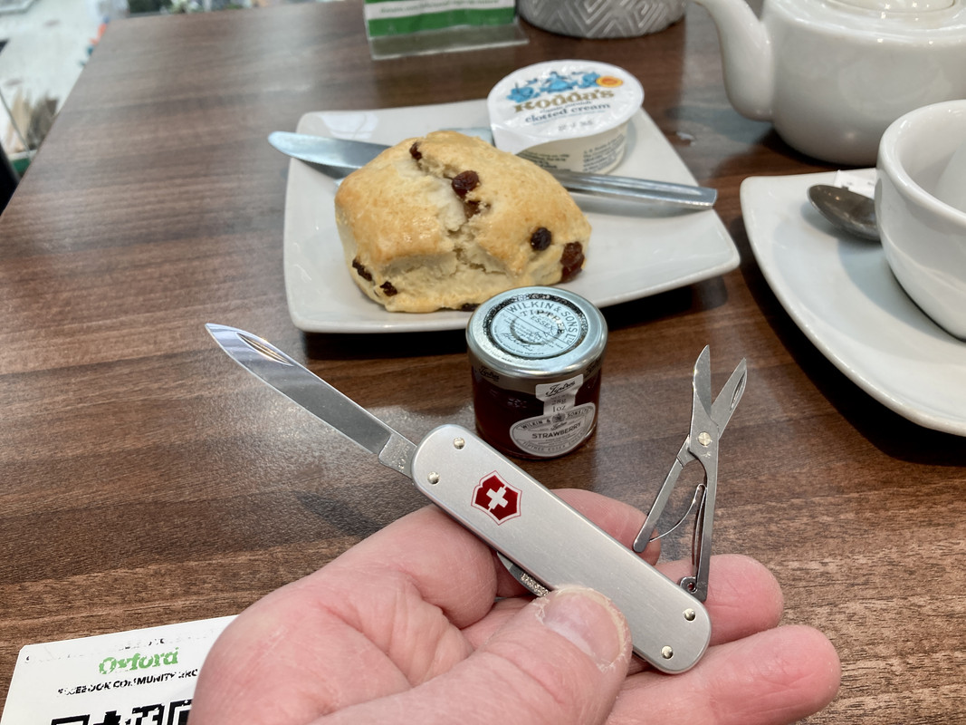 AB0F8DDD-C912-4B50-9EED-980680706F77