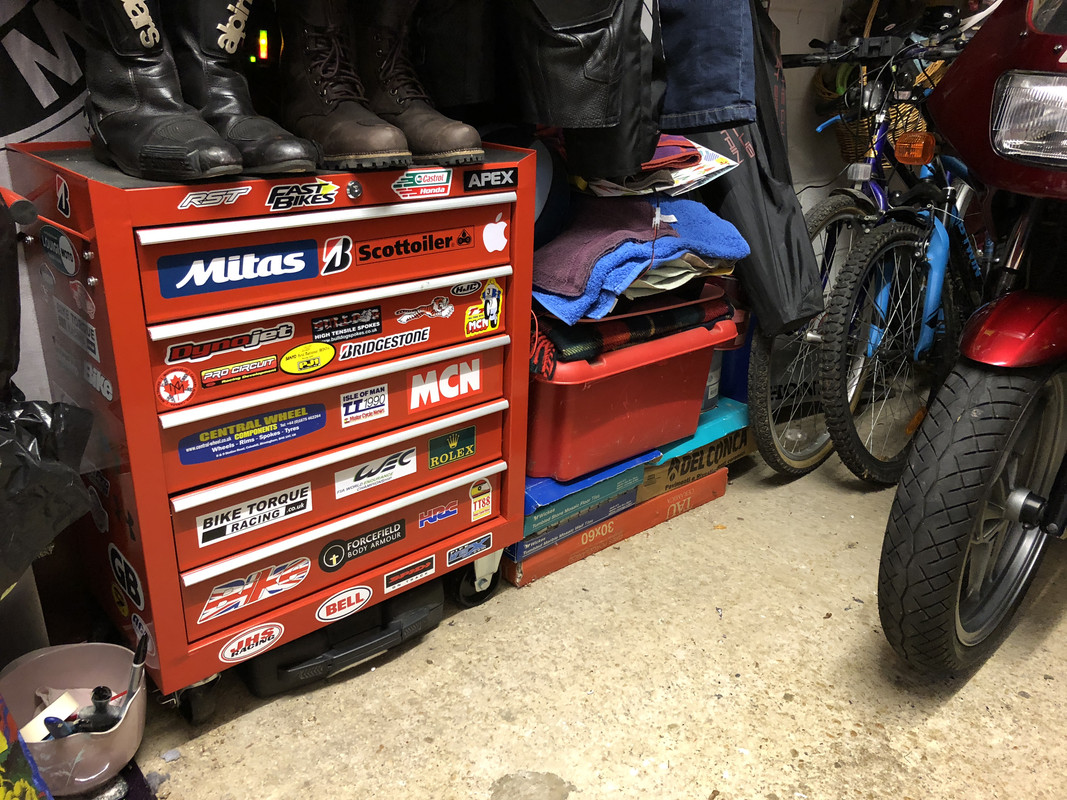 CB3EC800-2C9A-4E2C-B334-6C5574274679