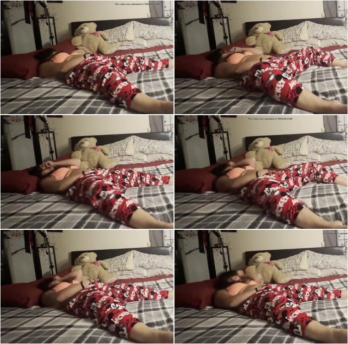 [Image: Solo-Wife-video-176-3.jpg]