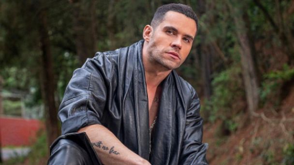 Cancelan reconocimiento a Eleazar Gómez, por descontento en redes sociales