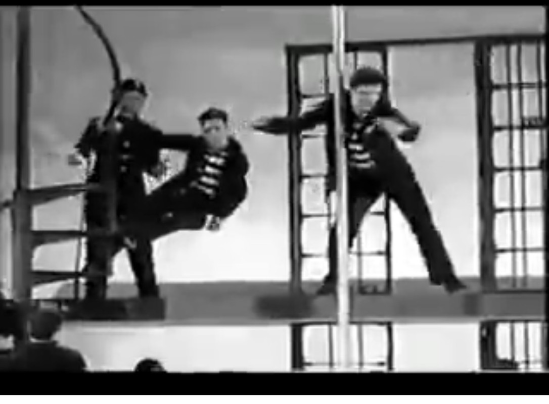 EAC1D954-5313-4962-8DA5-CB57128ECF21