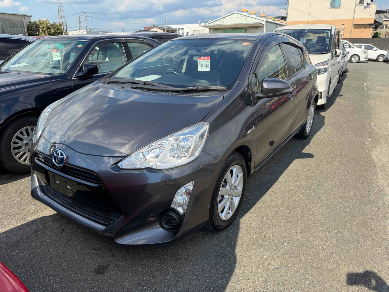 2015 Toyota Aqua Hybrid G Black Leather seats 