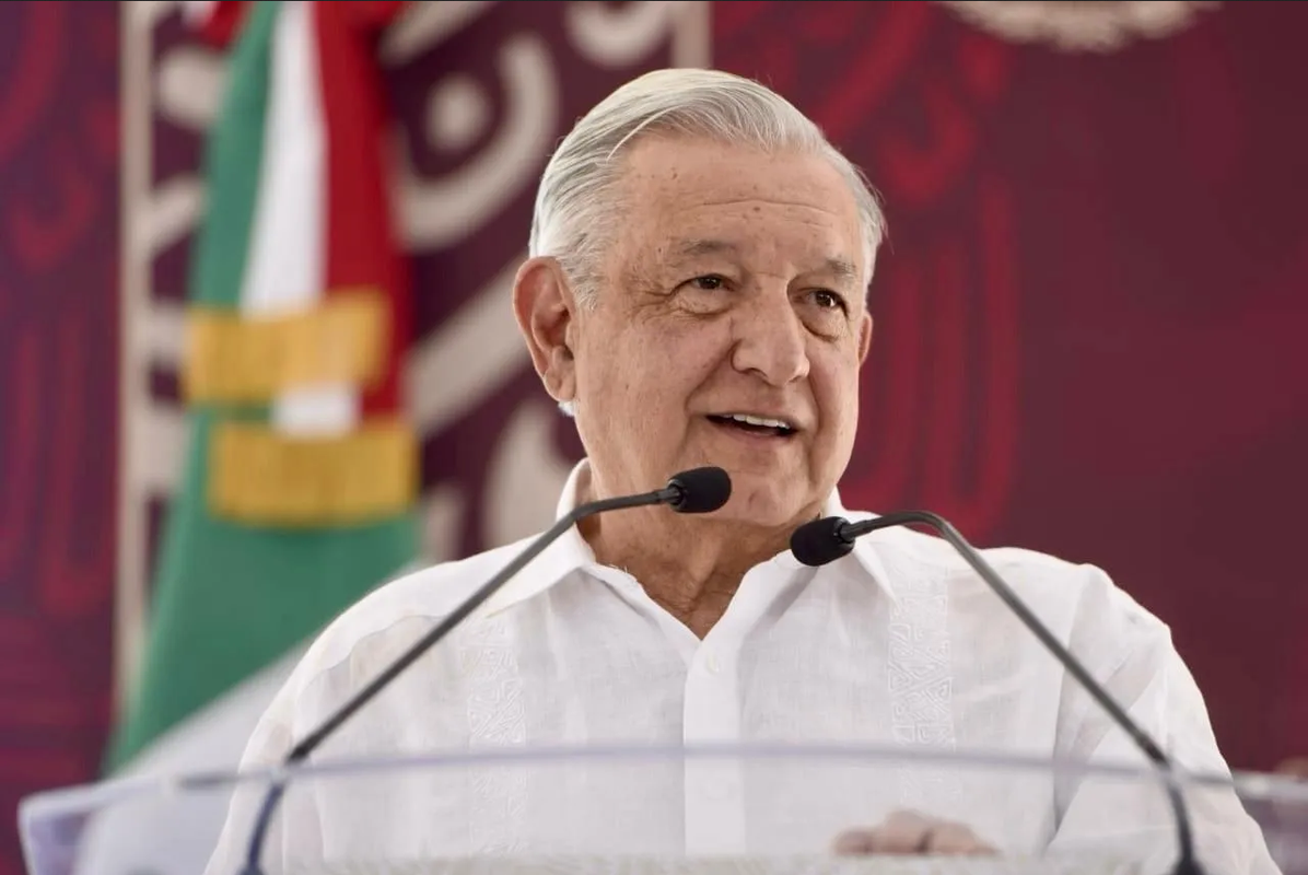 AMLO inaugura carretera Barranca Larga-Ventanilla, en Oaxaca