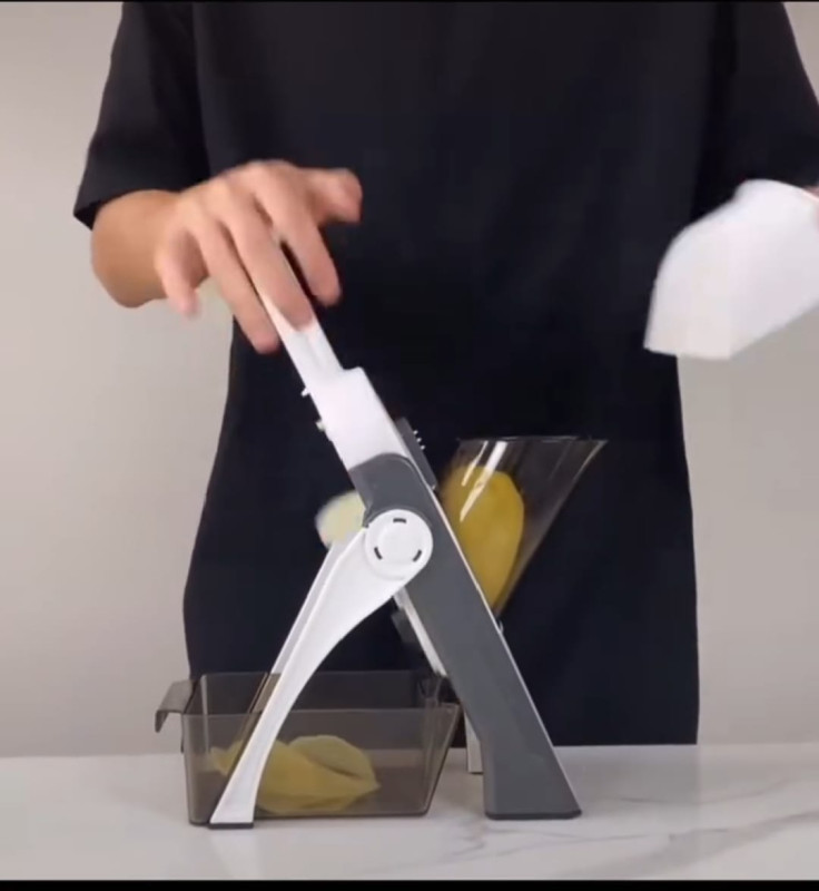 Multi-functional Spring Slicer vegetable cutter (Multi-Colour