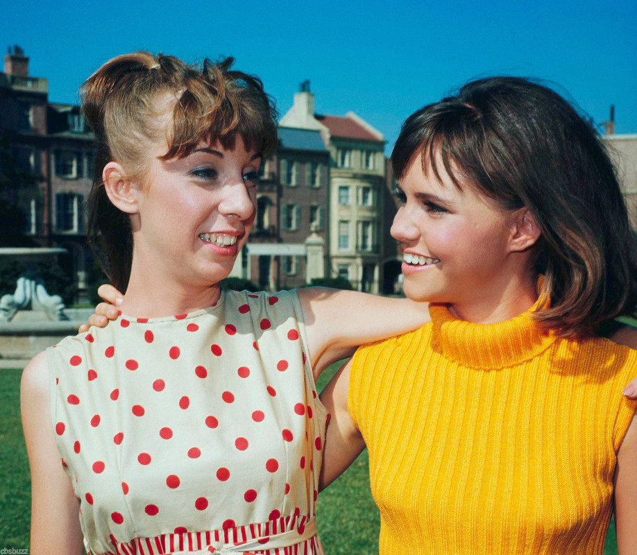 Sally_Field_b84