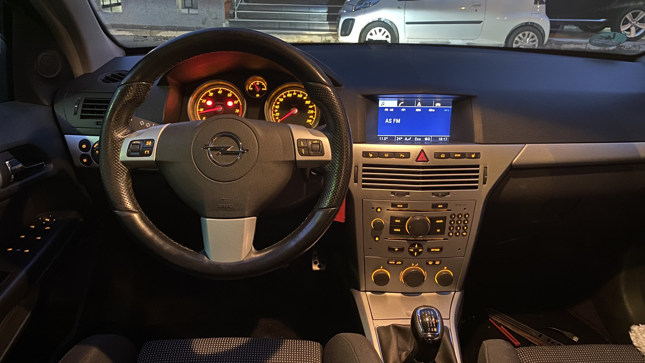 D9BAE9F4-007E-4C4C-86B2-78DE0DE05E15