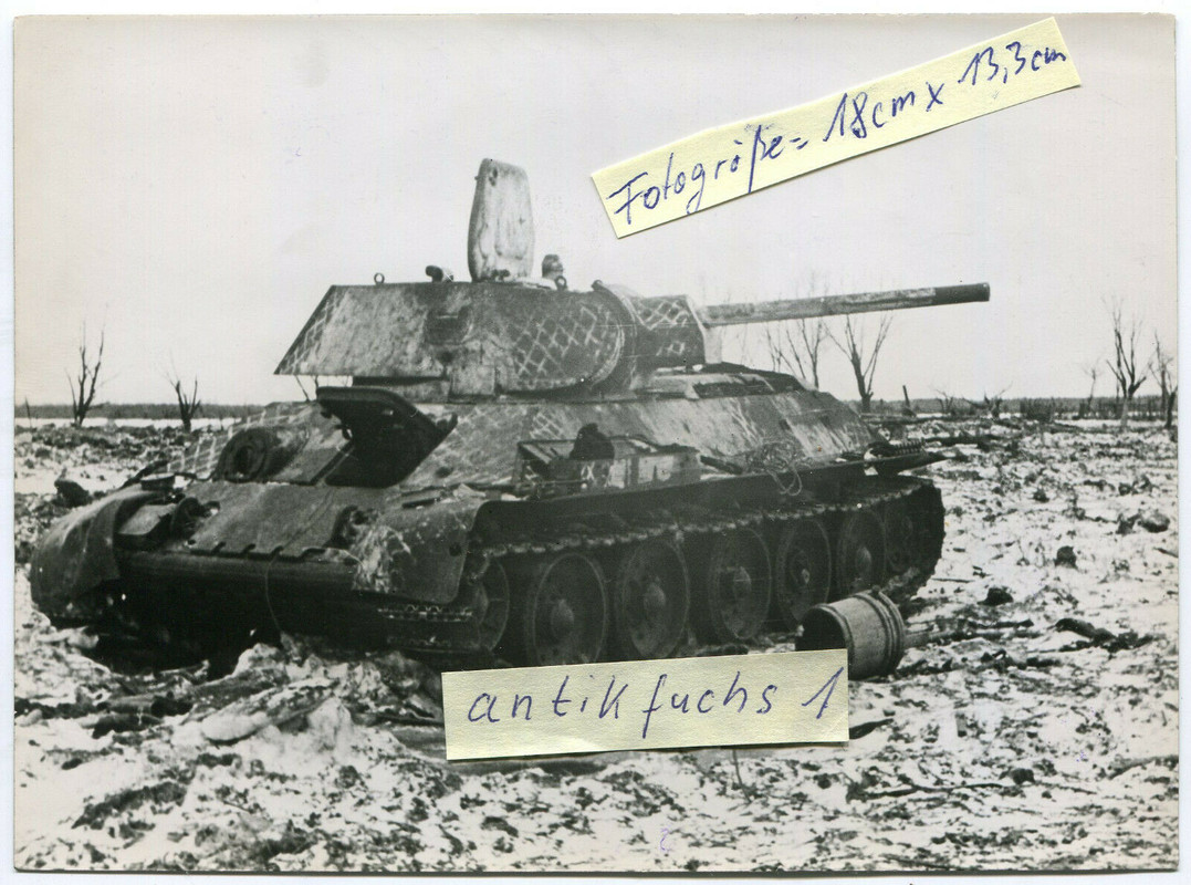 Panzer aus Rußland mit Winter-Tarnmuster an der Ilmensee-Front 1942
