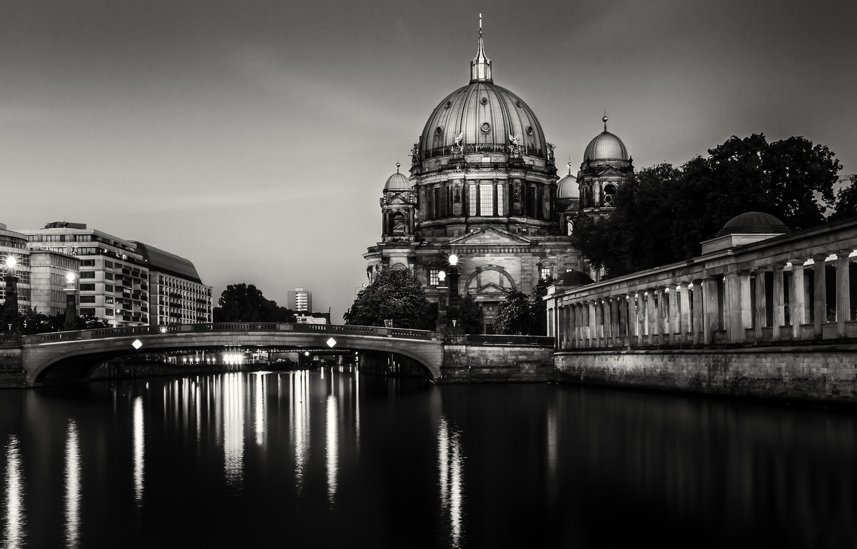 blacknwhite-dome-berlin.jpg