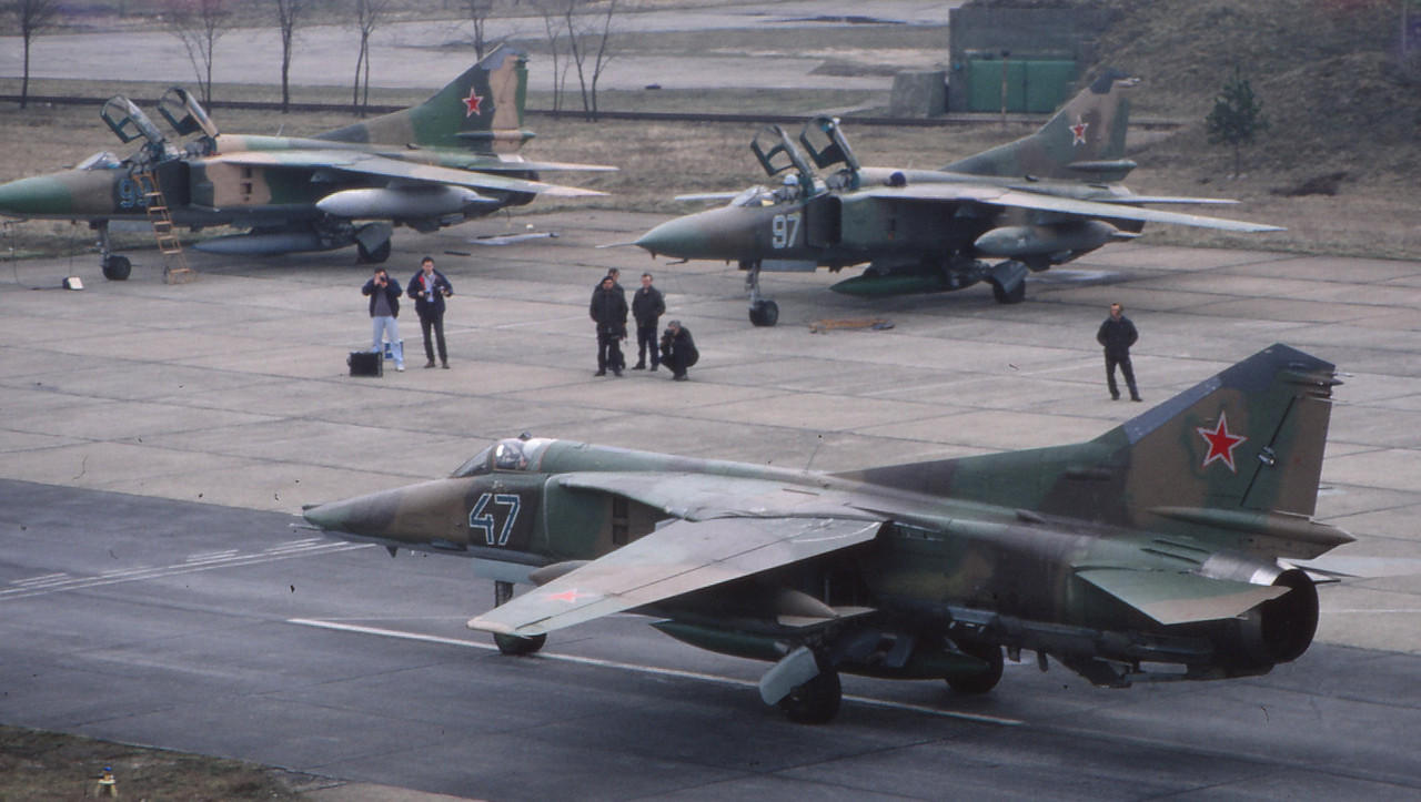 559 APIB Mig-27K 47 Blue_76802630204