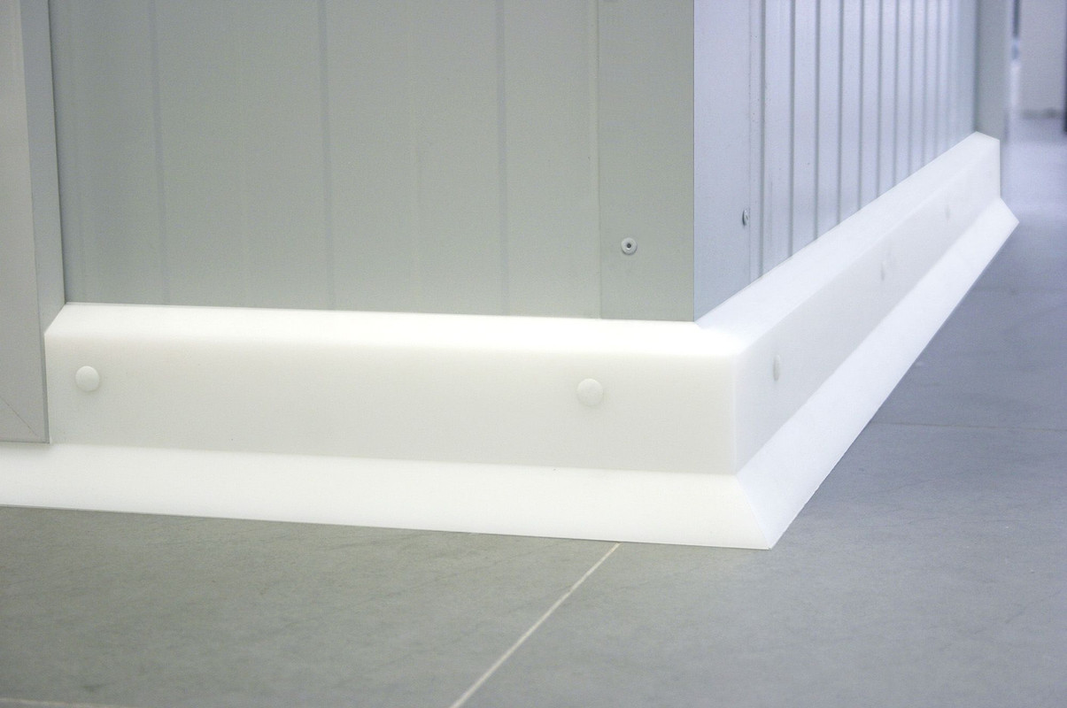 Exemple d'utilisation de la plinthe PP500 en angle