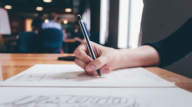 How Does Pen2Txt Adjust to Various Handwriting Variants and Styles