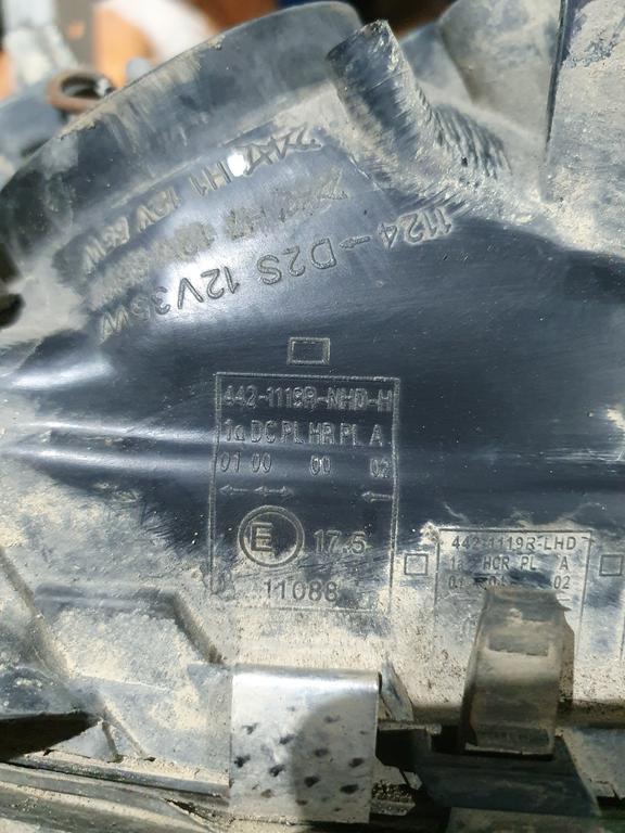 Фара правая