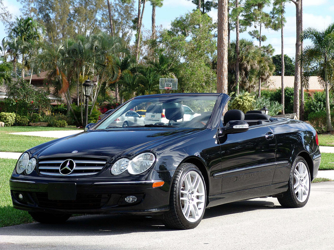 1200px-CLK_209_(Cabriolet)