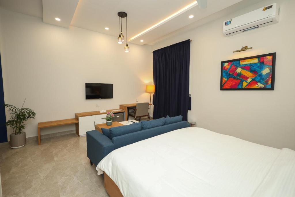 The Mark Suites