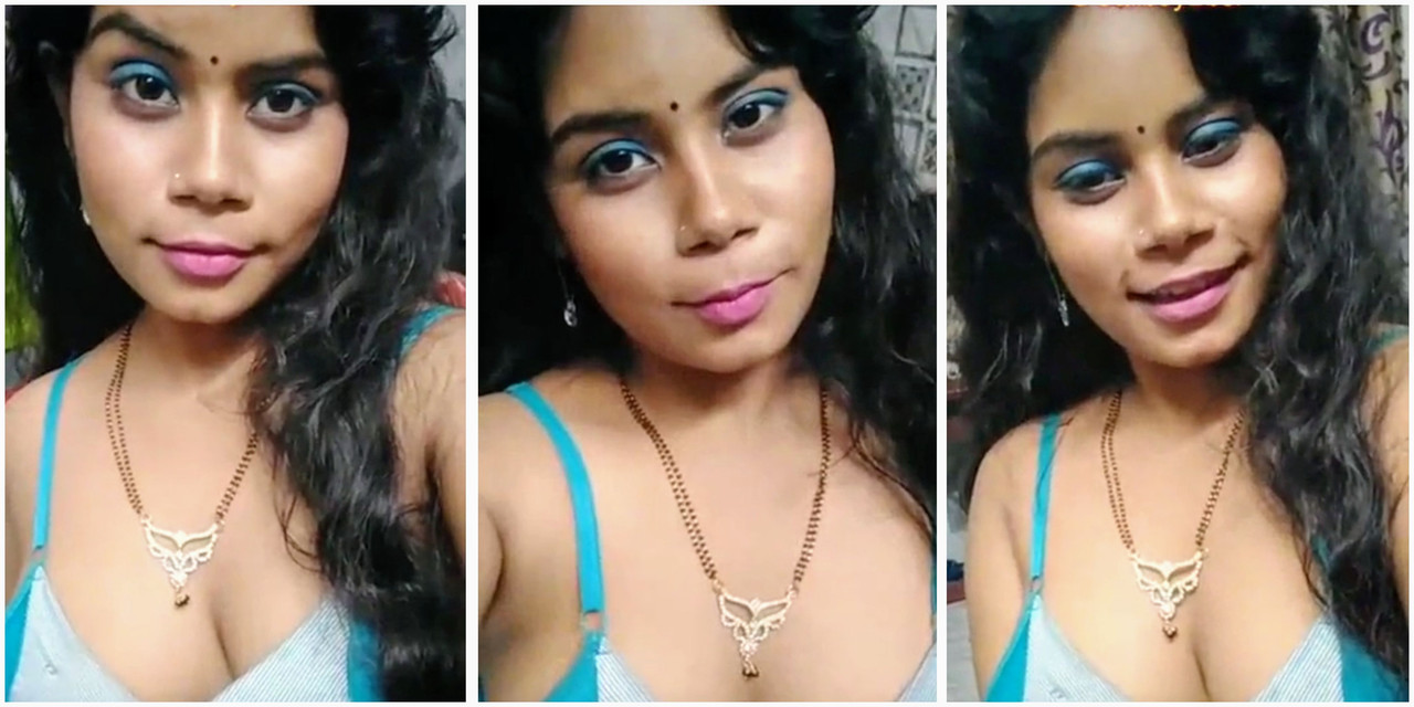 Desi bhabhi showing her cleavage and seductive look latest