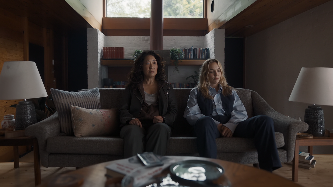 Killing.Eve.S04E03.A.Rainbow.in.Beige.Boots.1080p.10bit.BluRay.AAC5.1.HEVC-Vyndros.mkv_snapshot_38.3