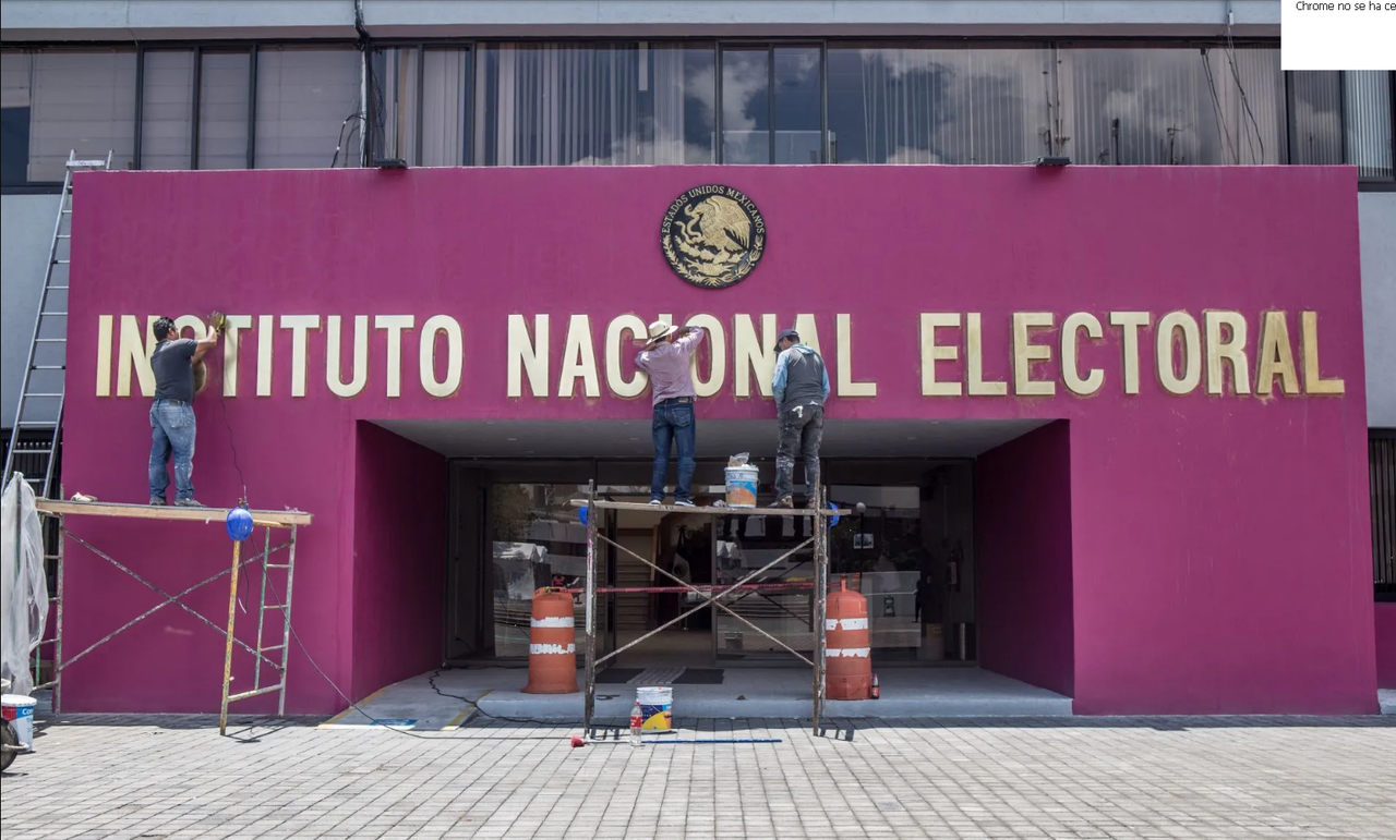 Publica AMLO su plan B, quedan más de 2 mil trabajadores del INE sin empleo